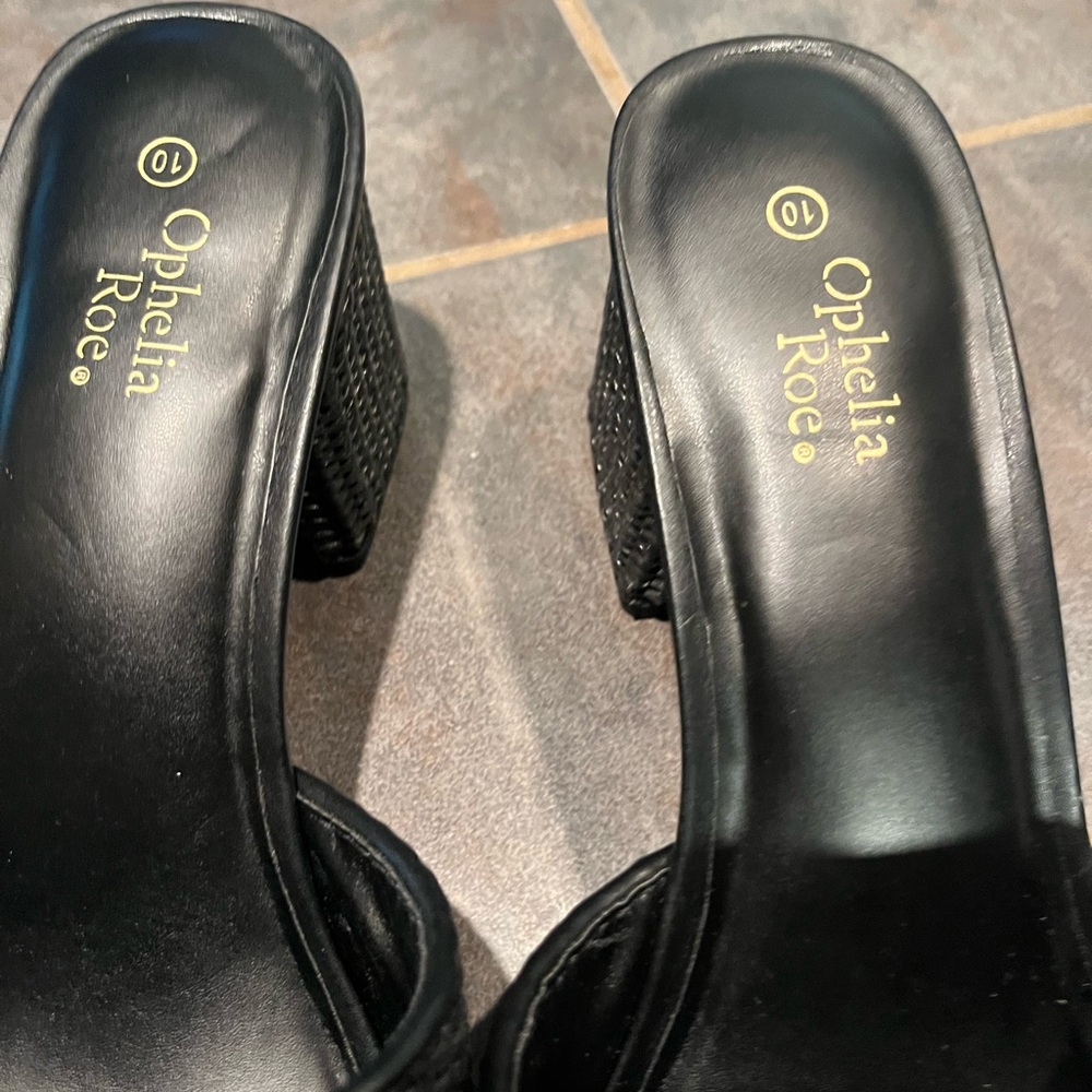 Black and Gold Women's Sandals - Picture 5 of 6